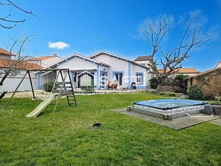 proche plage et casino  maison familiale de plain pied avec grand jardin et garage!