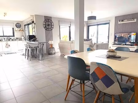 maison contemporaine lumineuse  séjour xxl  2 box : volumes rares !