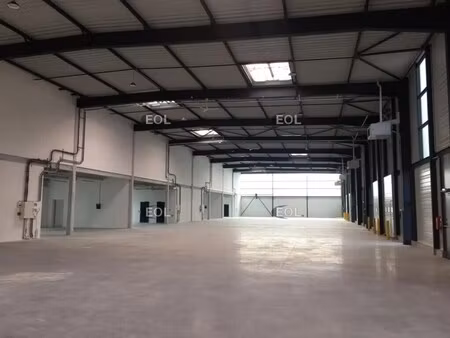 location local d'activités 3 500 m²