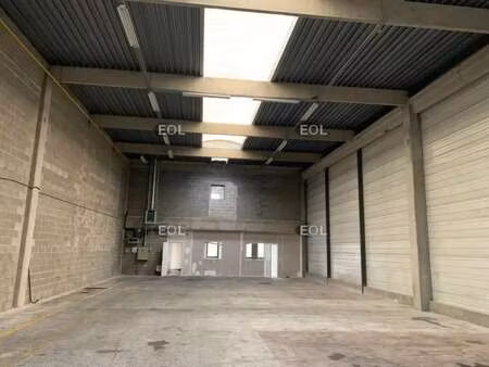 location local d'activités 503 m²