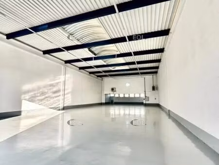 location local d'activités 534 m²