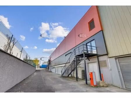 location local d'activités 590 m² à 1 450 m²