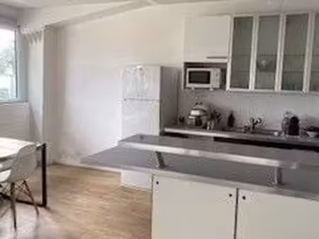 location entrepôt 160m² à 220m²