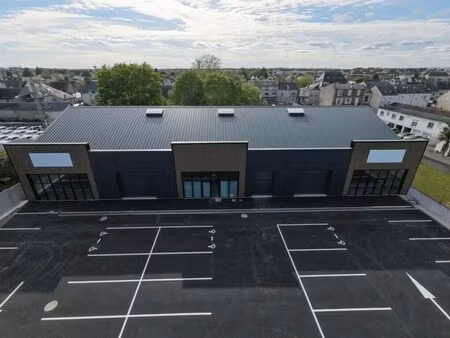 location local d'activités 380 m²