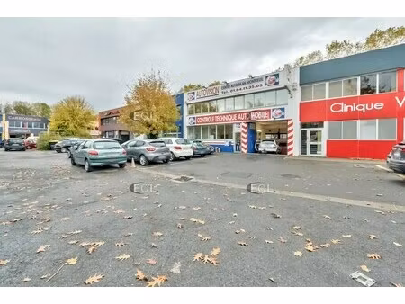 location local d'activités 530 m²