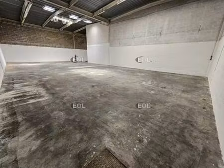 location local d'activités 1 212 m²
