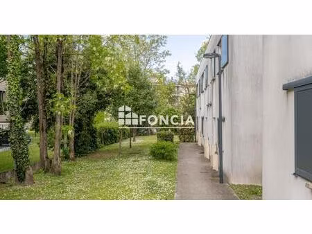 appartement type maisonnette idéalement situé à eysines – 66 m²