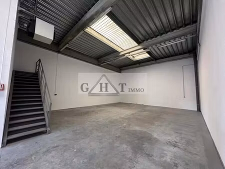 location entrepôt 472 m²