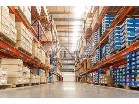 location entrepôt 2 233 m²