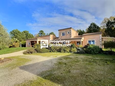 superbe maison t5/6 d'env. 190m² avec 4ch  piscine et double garage sur saint paul de...