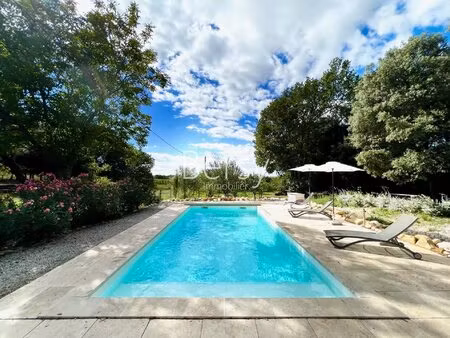 maison de 4 chambres sur 2572m2 de terrain arboré avec piscine 4x8 m chauffée