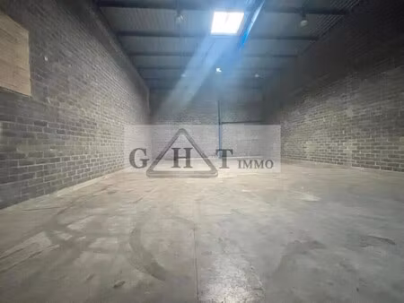location entrepôt 326 m²