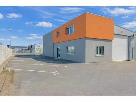 location local d'activités 410 m²