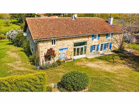 vente maison 6 pièces 175 m² à mazerolles (16310)  265 000 €