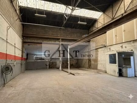 location entrepôt 700 m²