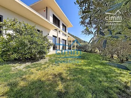 villa contemporaine avec vue panoramique