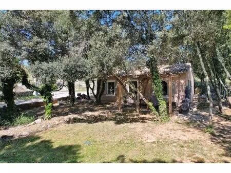 charmante villa individuelle sur un beau terrain arboré