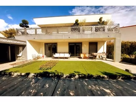 la ciotat   dans une résidence calme et sécurisée  villa d'arc