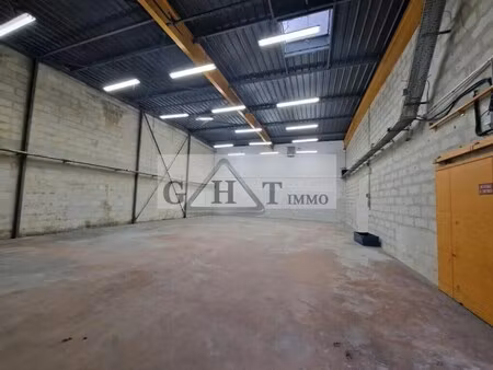 location entrepôt 30 m² à 500 m²