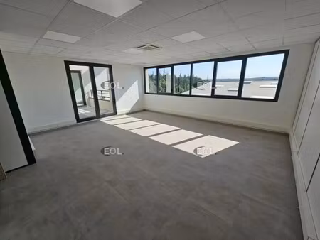 location bureaux 605 m²