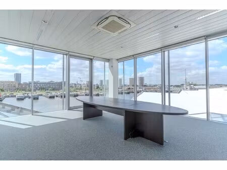 magazijn unit 8 - 604m² in de haven van antwerpen met parking + laadpunten