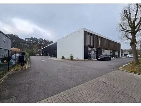 recent magazijn  216m²  op industrieterrein 'stadsheide'  vlakbij corda campus