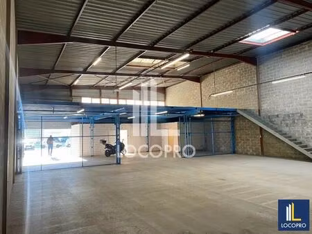 location local d'activités 500 m²