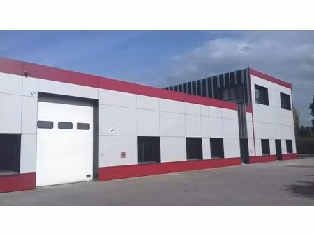 location local d'activités 160 m²