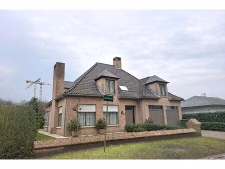 residentieel gelegen villa