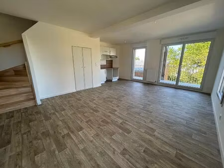 location appartement 3 pièces  68.30m²  nantes