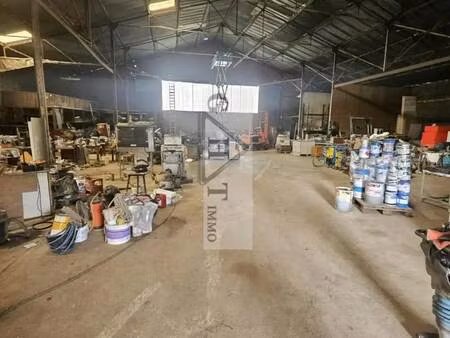 vente entrepôt 1 000 m²