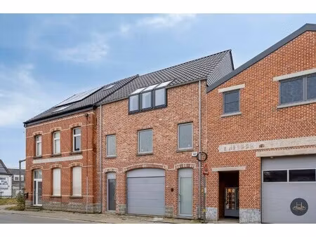 moderne woning met ruim dakterras en garage