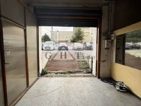 location entrepôt 213 m²