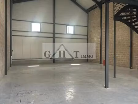 location entrepôt 63 m² à 273 m²