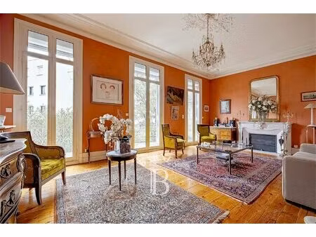 maison de 240 m² - bordeaux croix de seguey - jardin de 80 m² - piscine - parking en...