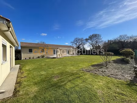 vente maison 5 pièces 120 m² à saint-vivien-de-médoc (33590)  349 000 €