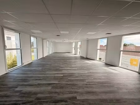 location bureaux 200 m²