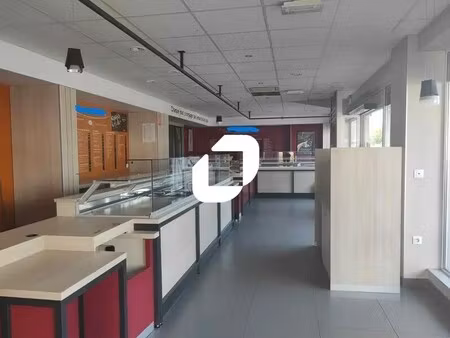 vente commerce 243 m²
