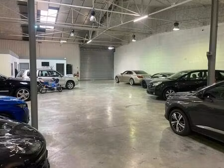 vente local d'activités 604 m²