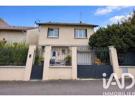 maison traditionnelle à vaujours (93410)