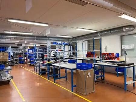 location bureaux 1 600 m²