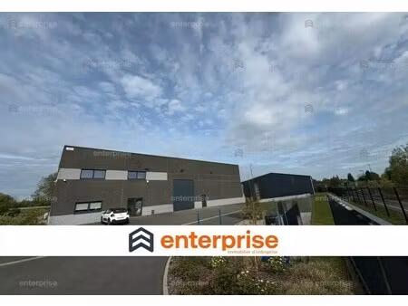 location local d'activités 650 m²