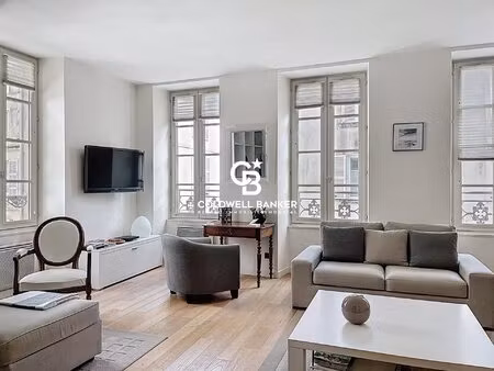 duplex de caractère face à la cathédrale