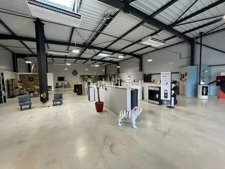 location commerce cormontreuil 51350 530m²