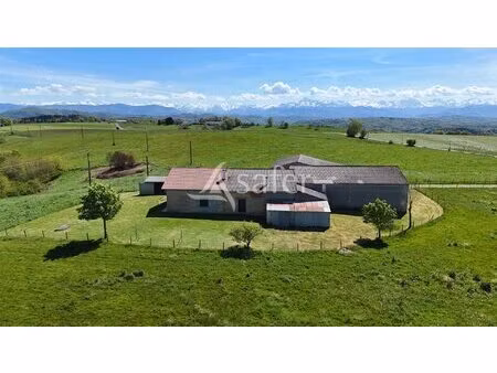 maison et dépendances agricoles sur 25 hectares agricoles - pro