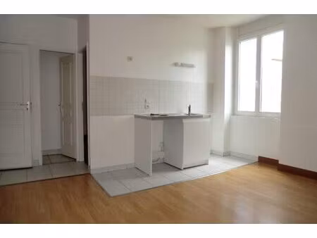 location appartement 2 pièces  30.61m²  jonzac