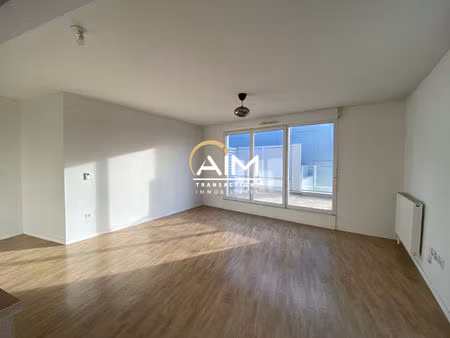 t3 avec 2 terrasses et place de parking