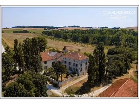 propriete à vendre 22 pièces proche de agen (47) 4 habitations 885 m² + dépendances  27...