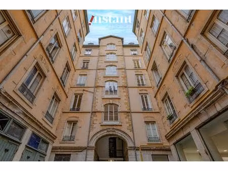 exclusivité - t2 à rénover - ainay