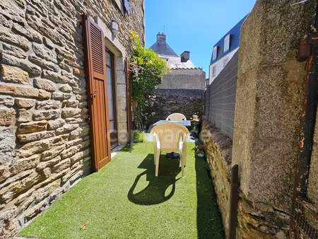 bâtisse de caractère à réinventer en maison d’exception au cœur de concarneau